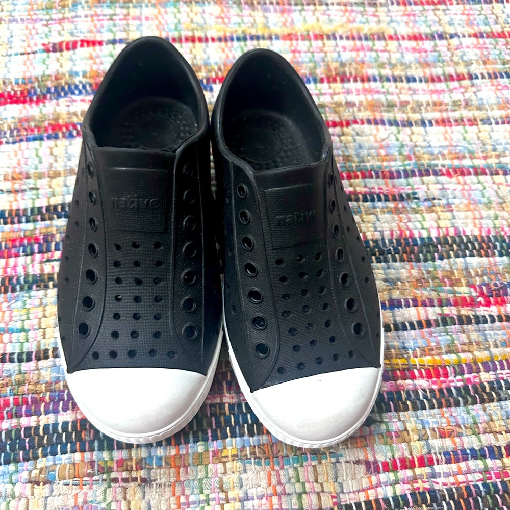 Native NWOT SIZE C12 boy or girl could wear